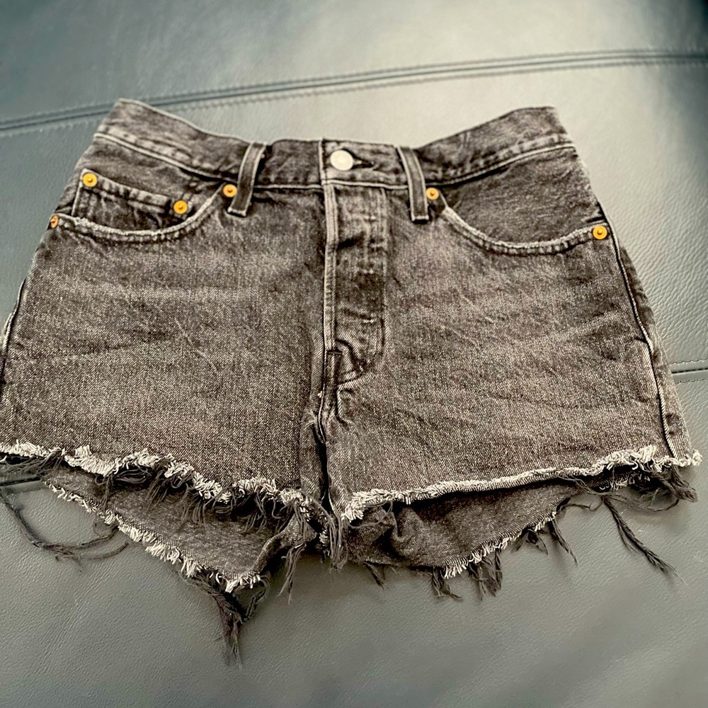 Womens Levi Strauss black denim distressed jeans shorts